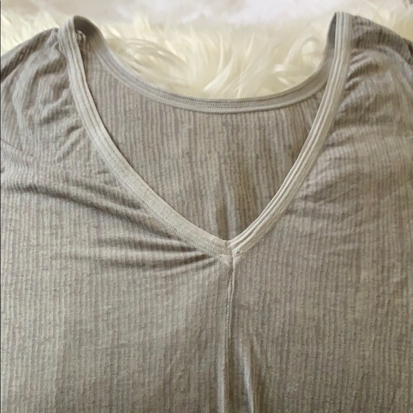 Lululemon Grey Girlfriend Tee - Picture 2 of 4